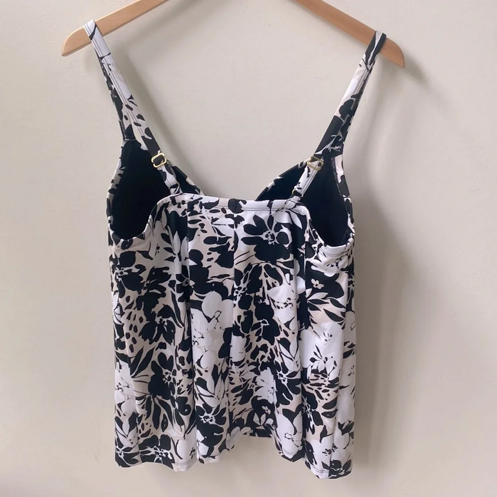 Floral black white & cream Tankini with underwire built in bra‎ support, Size XL